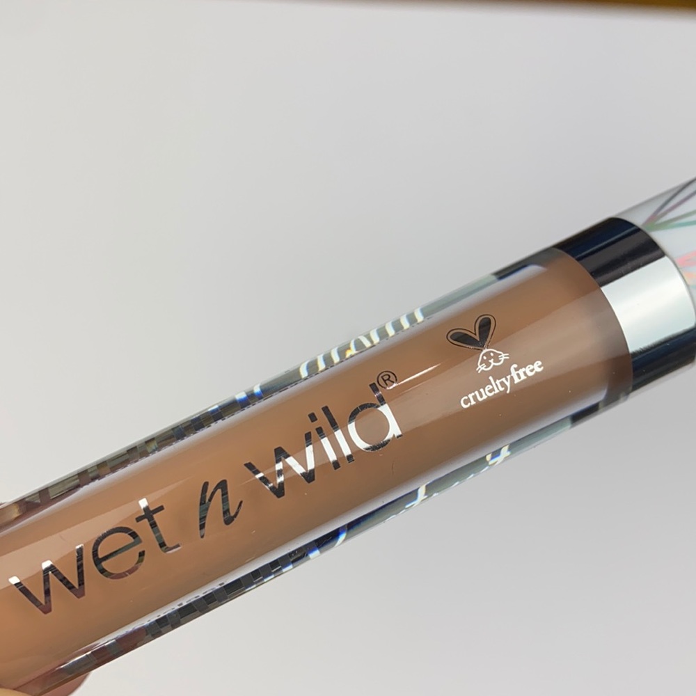 🔥5/$25🔥Wet n Wild Catsuit Liquid Eyeshadow 575A Sand Castles - Picture 3 of 4